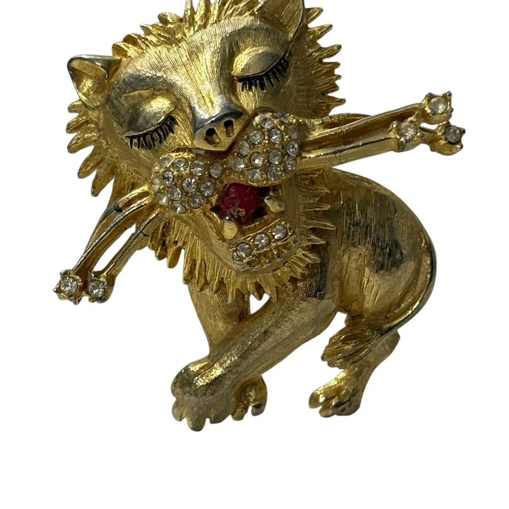 RARE Lion Brooch Pin Vintage Large‎ Enameled & Rhinestone Inset Figural Sleeping